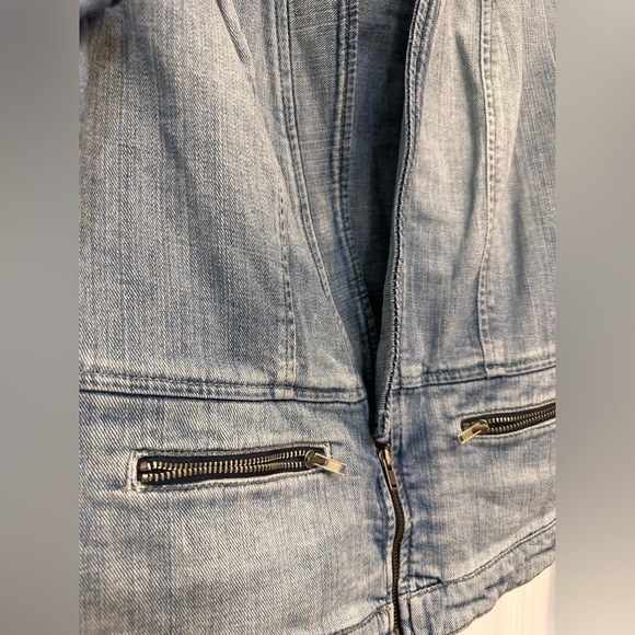 Guess Light Wash Studded Moto Denim Jacket - Picture 6 of 8